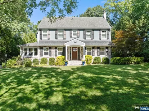 429 Fairway Rd, Ridgewood, NJ 07450