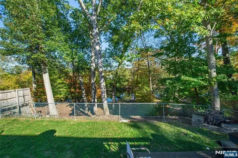 View/Area - 96 Roosevelt Blvd, Oakland, NJ 07436 photo 1 of 2