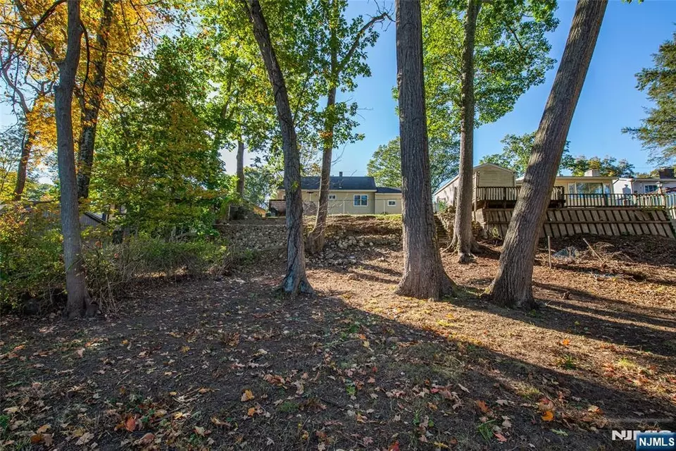 Exterior - 96 Roosevelt Blvd, Oakland, NJ 07436 photo 4 of 4