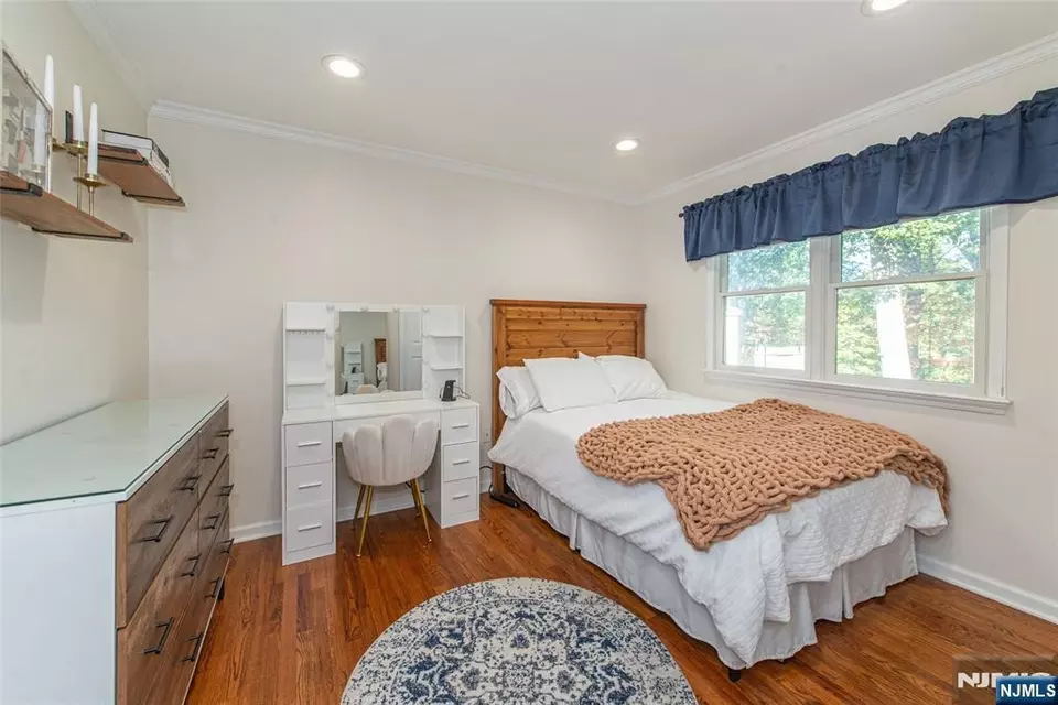Bedroom - 96 Roosevelt Blvd, Oakland, NJ 07436 photo 2 of 2