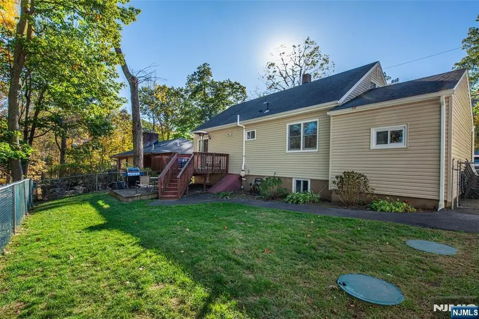 Exterior - 96 Roosevelt Blvd, Oakland, NJ 07436 photo 3 of 4