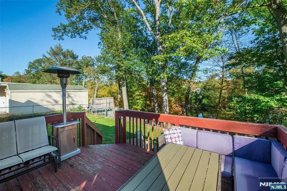 Exterior - 96 Roosevelt Blvd, Oakland, NJ 07436 photo 2 of 4