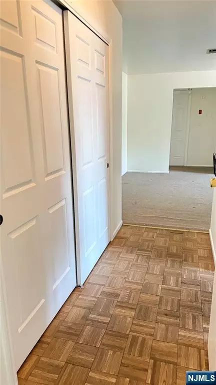 324 Sharon Ct #324, Woodbridge, NJ 07095
