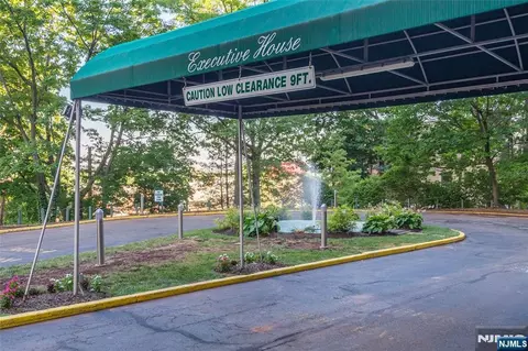 301 Beech St #3K, Hackensack, NJ 07601 photo 1