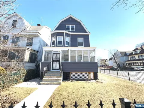 2 N 20th St, East Orange, NJ 07017