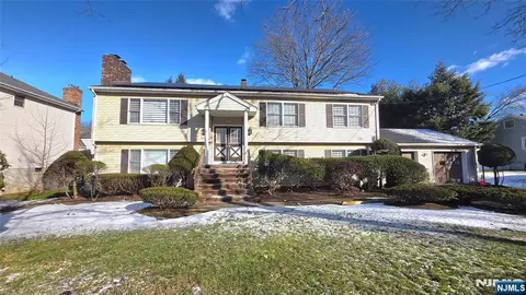 101 Glen Ave, Paramus, NJ 07652 photo 1