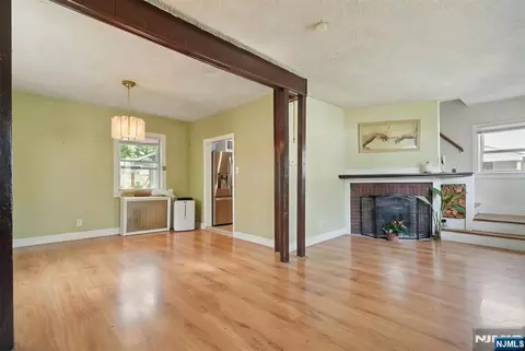 800 Grand Ave, Leonia, NJ 07605