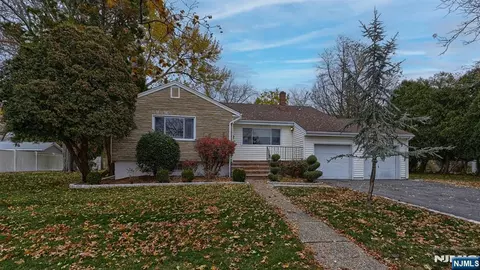 38 Augusta Dr, Wayne, NJ 07470 photo 1