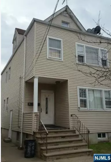 94 Locust Ave, Wallington, NJ 07057