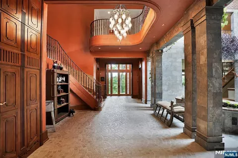 Entry Way - 1500 River Rd, Teaneck, NJ 07666 photo 1 of 3