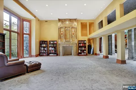 Living - 1500 River Rd, Teaneck, NJ 07666 photo 1 of 1