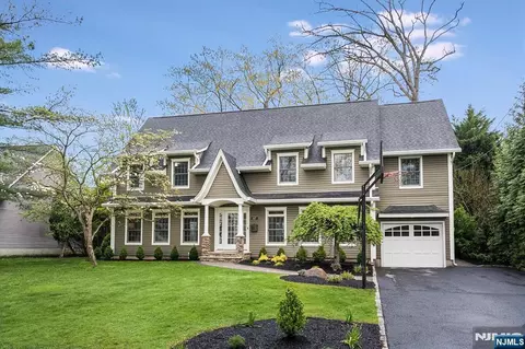 147 Winslow Ter, Glen Rock, NJ 07452