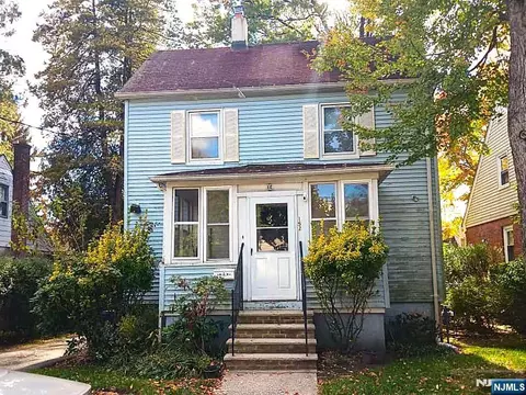 152 Washington Pl, Teaneck, NJ 07666