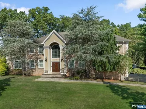 192 White Ave, Old Tappan, NJ 07675