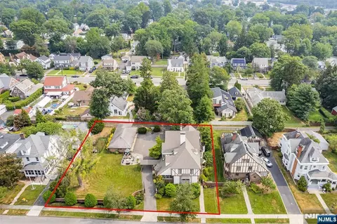 290 Clinton Pl, Hackensack, NJ 07601
