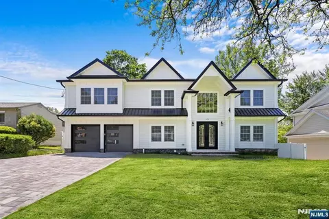 81 Eastbrook Dr, River Edge, NJ 07661