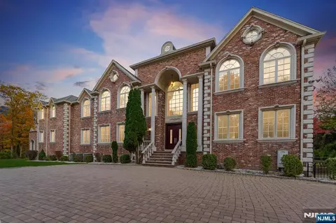 24 Tulip Tree Ln, Alpine, NJ 07620