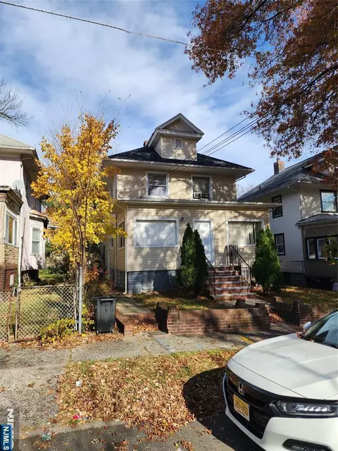219 Pomona Ave, Newark, NJ 07112