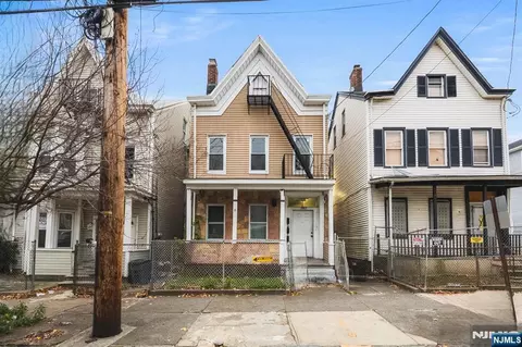 282 Hamilton Ave, Paterson, NJ 07501