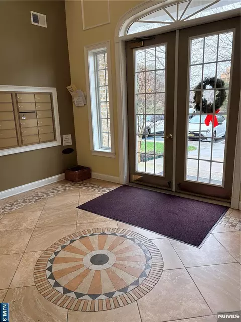 217 Sophee Ln, Lakewood, NJ 08701