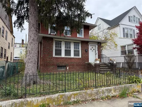 206 Weequahic Ave, Newark, NJ 07112