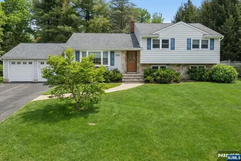 692 Pine Lake Dr, Township Of Washington, NJ 07676