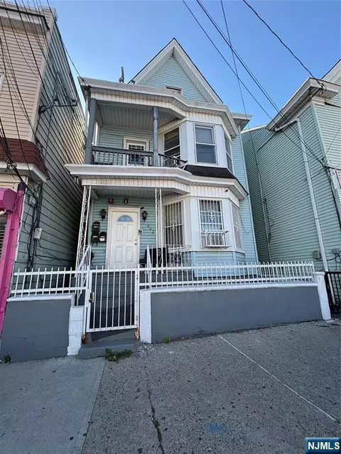 552 River St, Paterson, NJ 07524