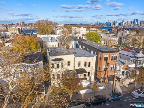 122 18th St, Union City, NJ 07087