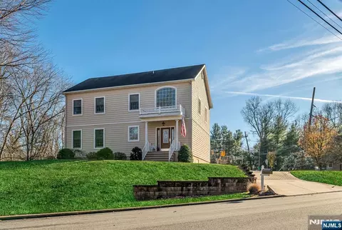500 Blue Hill Ter, Franklin Lakes, NJ 07417