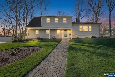 9 Allison Ct, Wayne, NJ 07470 photo 1