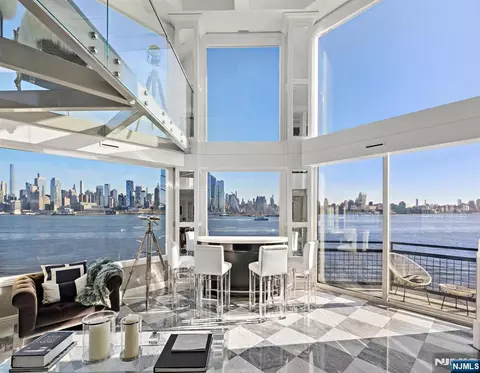 600 Harbor Blvd #1079-81, Weehawken, NJ 07086