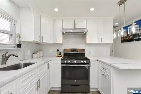 34 Helen Dr, Moonachie, NJ 07074