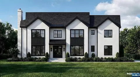 672 Rutgers Pl, Paramus, NJ 07652