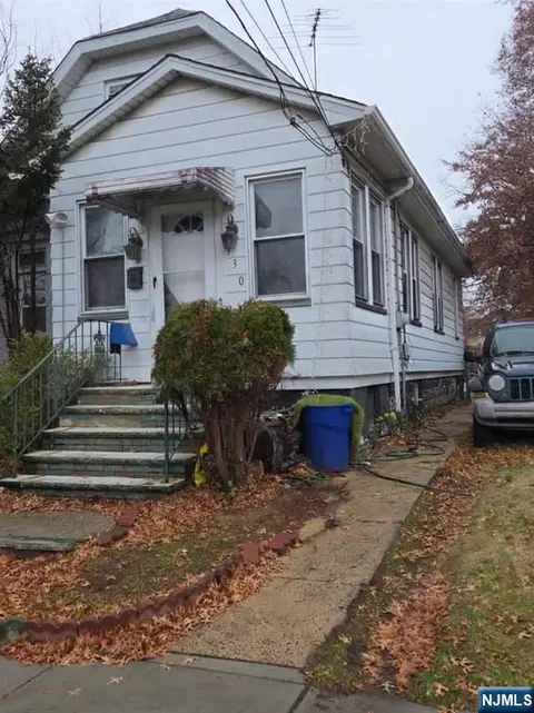 930 Drake Ave, Roselle, NJ 07203