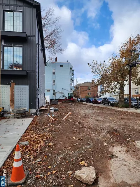 225 21st St, Irvington, NJ 07111