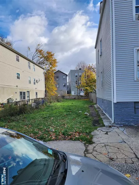 306 21st St, Irvington, NJ 07111