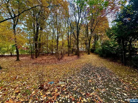 216 E Midland Ave, Paramus, NJ 07652 photo 3