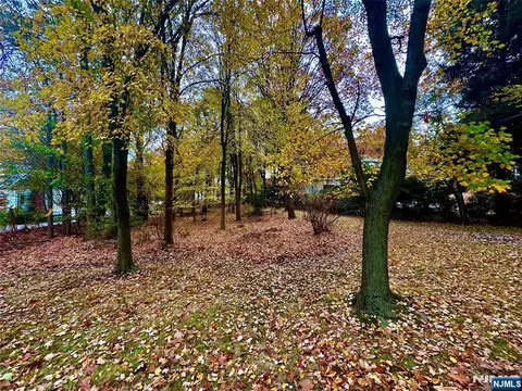 216 E Midland Ave, Paramus, NJ 07652 photo 4