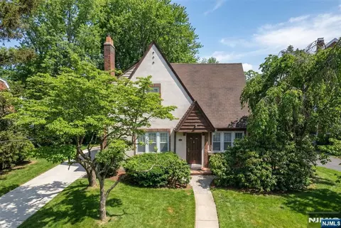 351 Closter Dock Rd, Closter, NJ 07624