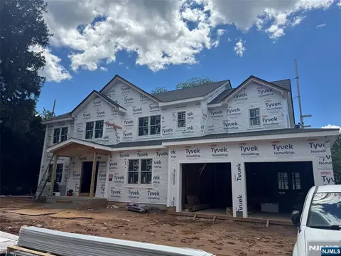246 Lynn St, Harrington Park, NJ 07640
