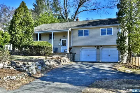 254 Godwin Ave, Wyckoff, NJ 07481