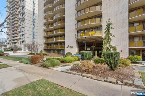150 Overlook Ave #6E, Hackensack, NJ 07601 photo 1