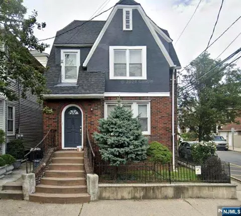 800 85th St, North Bergen, NJ 07047