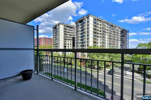 Exterior - 307 Prospect Ave #4B, Hackensack, NJ 07601 photo 1 of 4