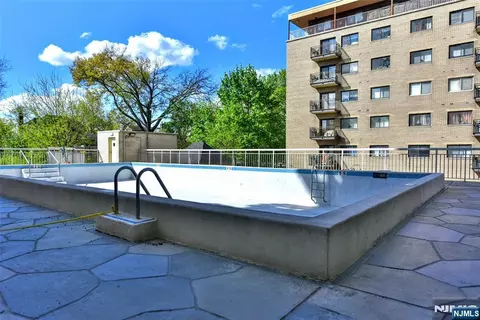 Exterior - 307 Prospect Ave #4B, Hackensack, NJ 07601 photo 3 of 4