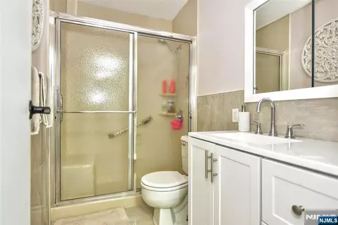 Bath - 307 Prospect Ave #4B, Hackensack, NJ 07601 photo 1 of 1