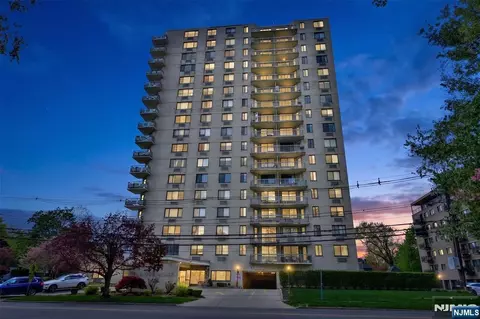 307 Prospect Ave #4B, Hackensack, NJ 07601