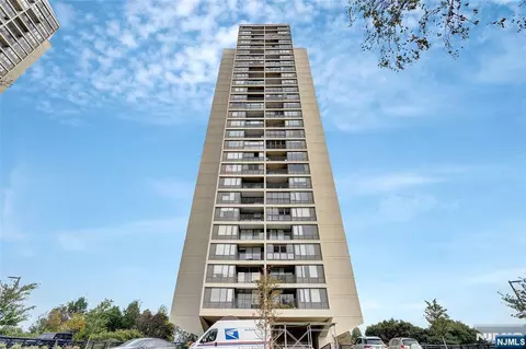 5 Horizon Rd #403, Fort Lee, NJ 07024