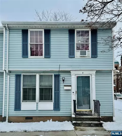 639 Nassau St #8, Orange, NJ 07050