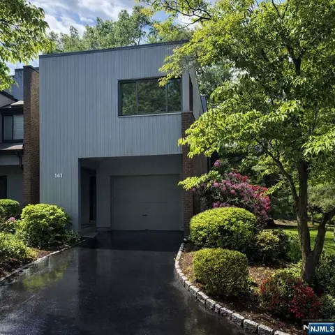 141 Pond Dr #14A, Township Of Washington, NJ 07676